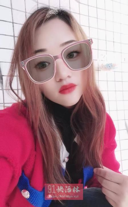 骨感美女小丽
