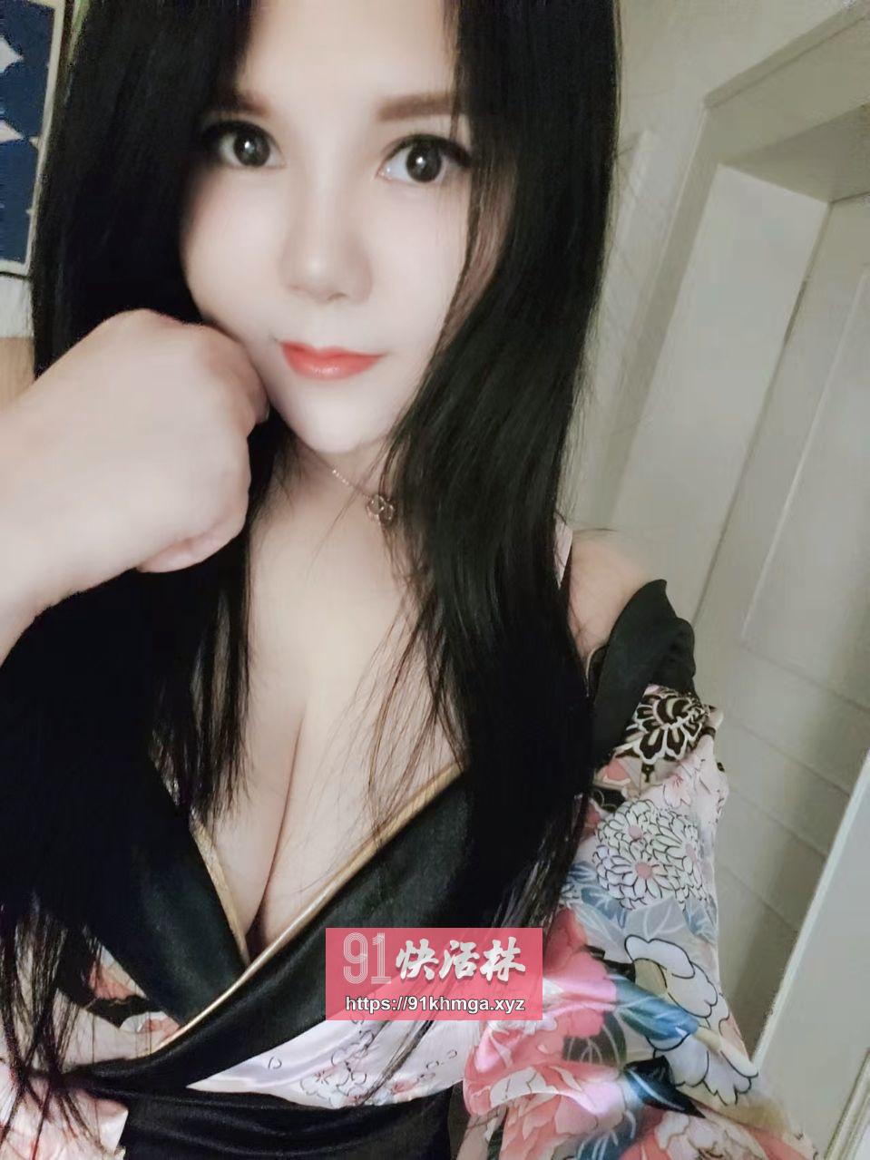 金华嫩逼会夹水很多很紧