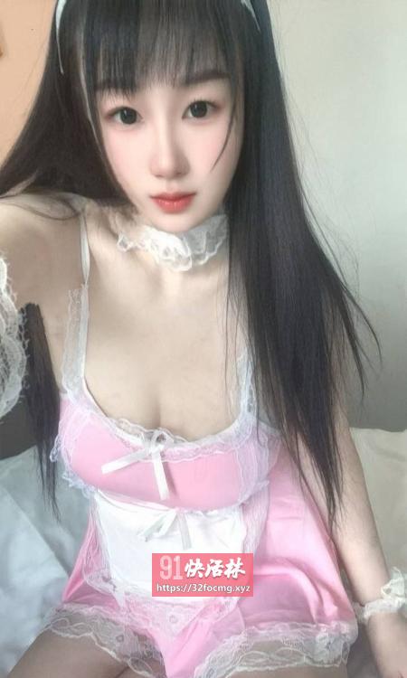 粉嫩诱人御姐