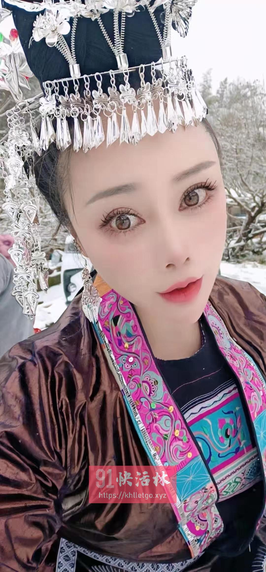 苗族大眼睛妹妹