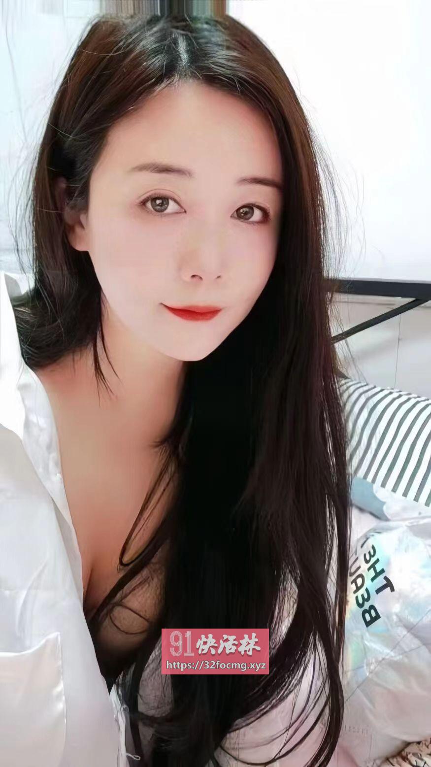 肌肤嫩滑小穴粉的小美女