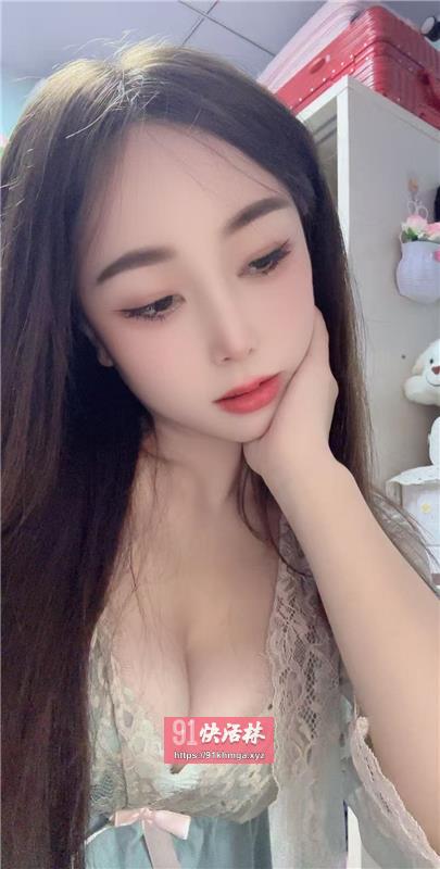 身材纤细颜值颖儿