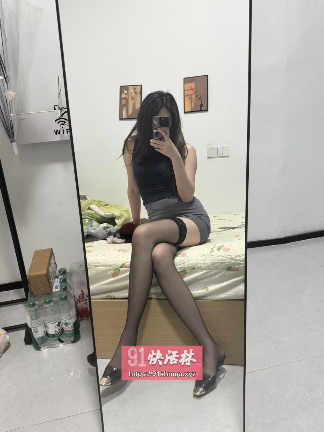 南京黑丝精致颜值小骚货