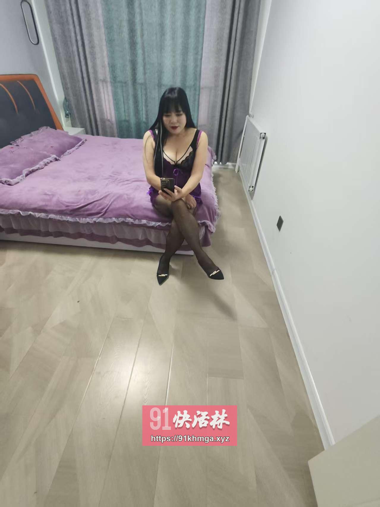 肉感的大胸少妇