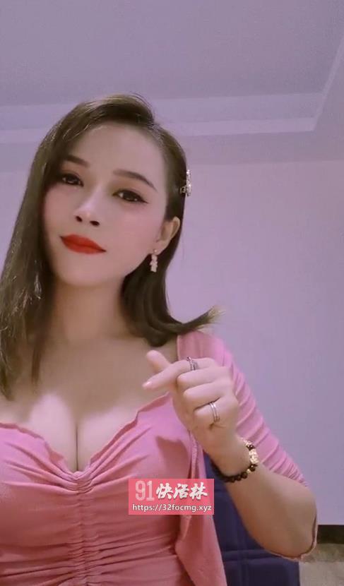 上海浦东刚下海嫩逼喷水小妹