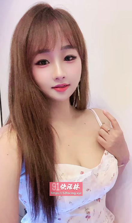 性感大胸小骚货