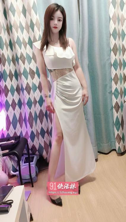 丰满迷人小骚妹