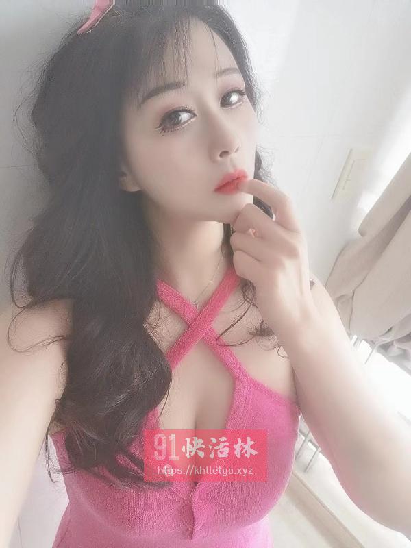 妩媚动人的小姐姐