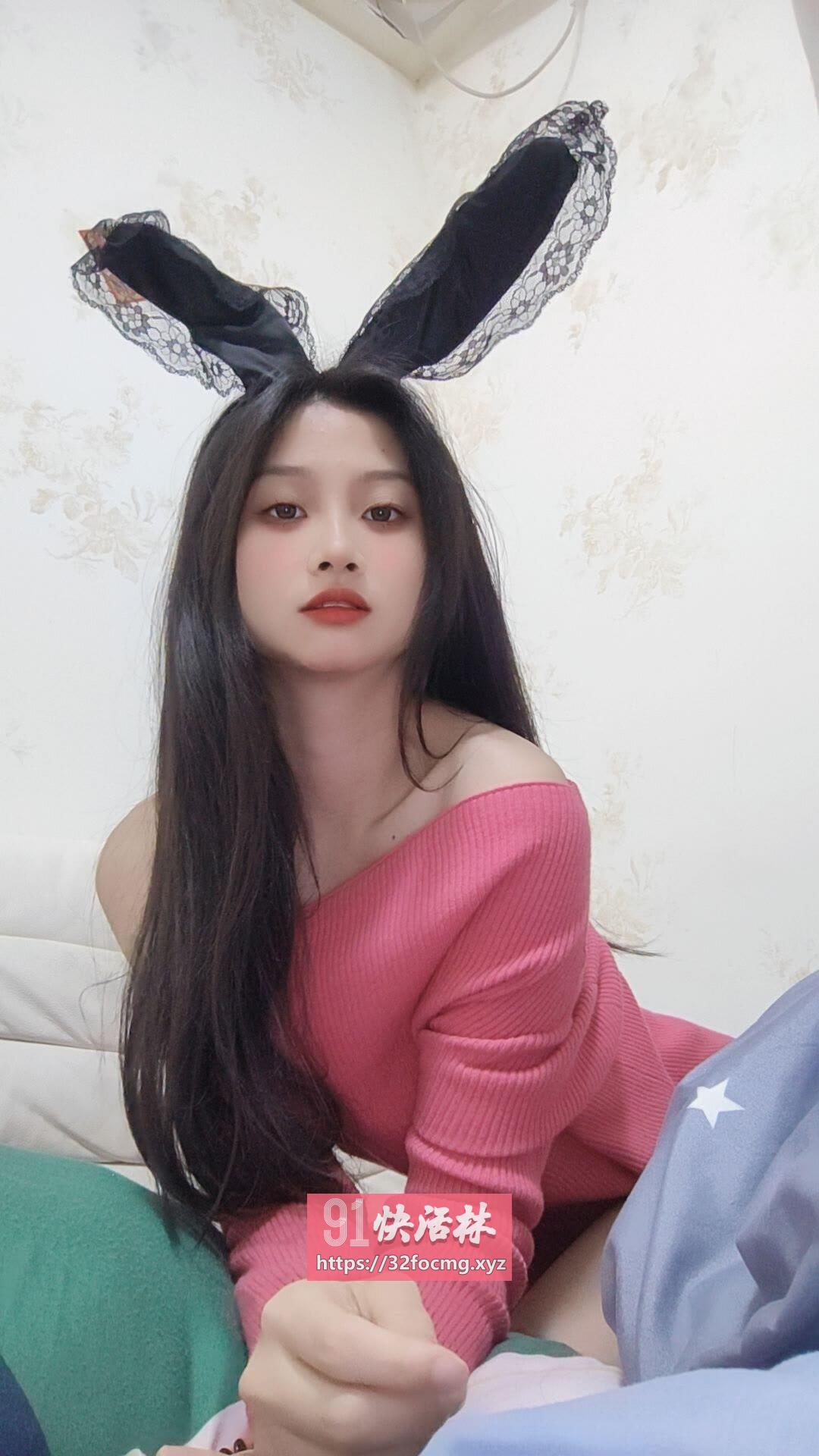刚兼职的性感靓妹