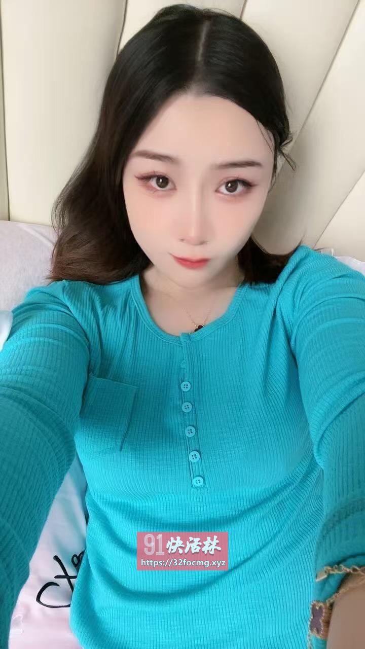 情趣丰满勾人辣妹