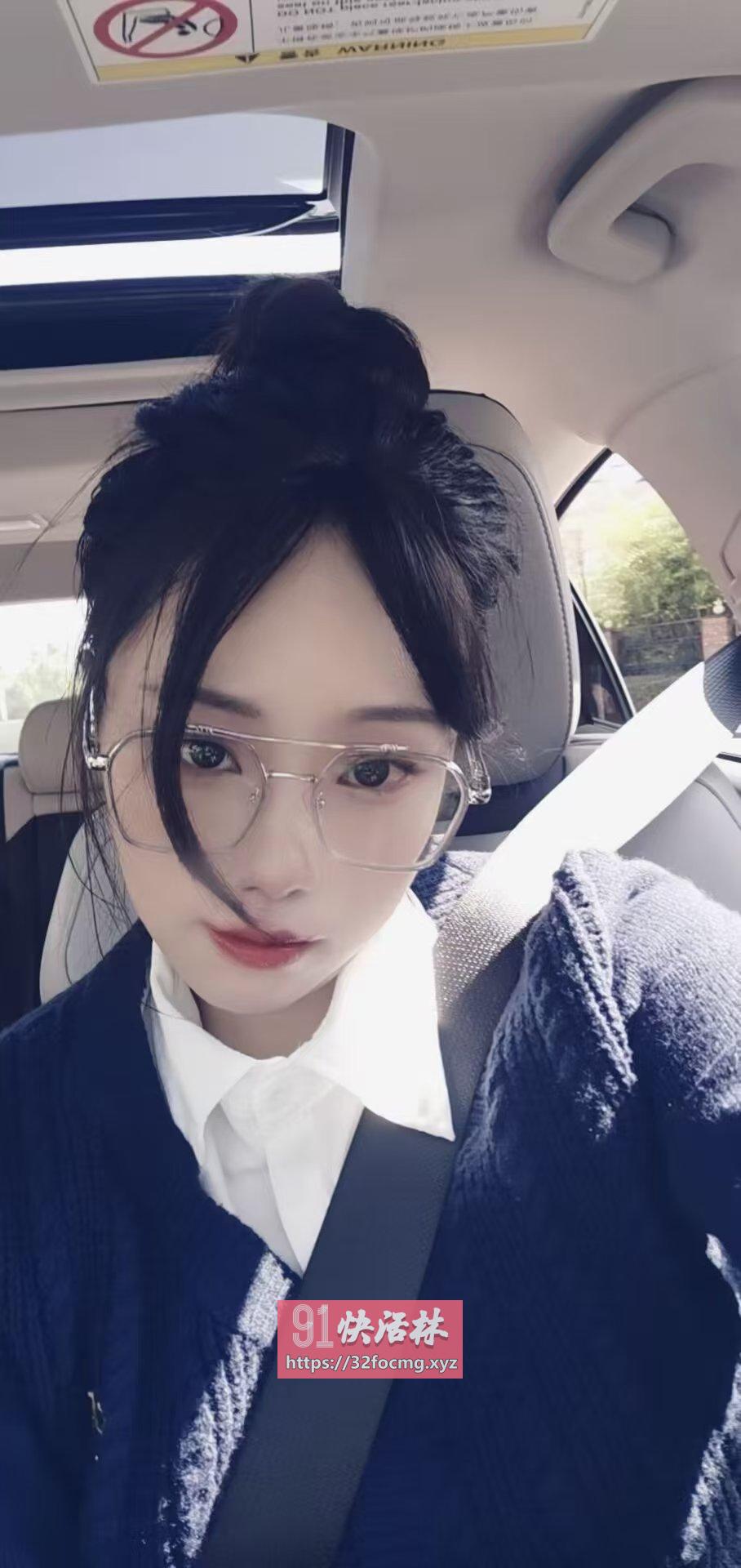 天然美乳水多逼紧