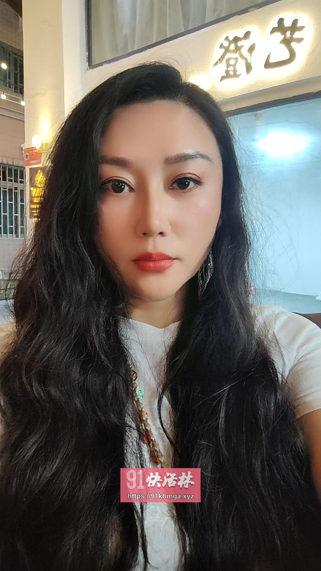 大奶少妇，会喷水