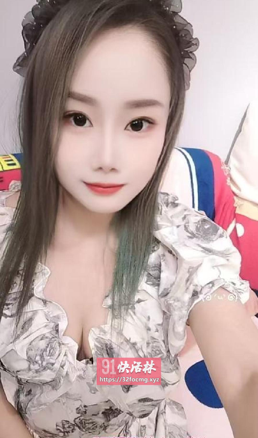 兼职清新小姐姐皮肤滑嫩年轻有活力