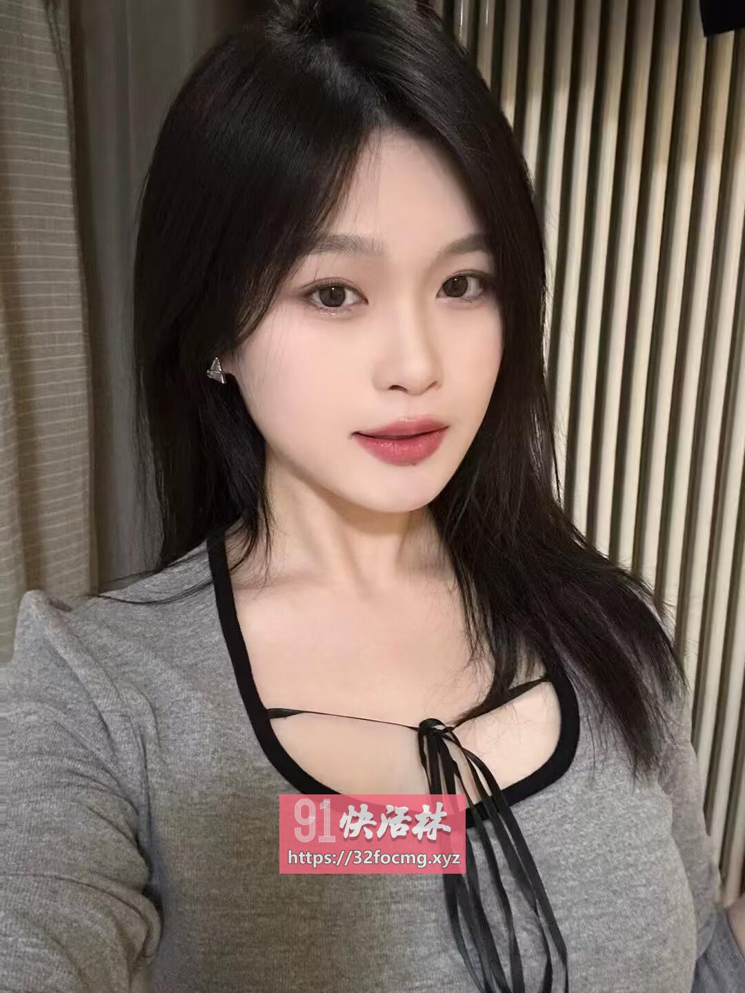 长治白丝袜诱惑前凸后翘骚妹