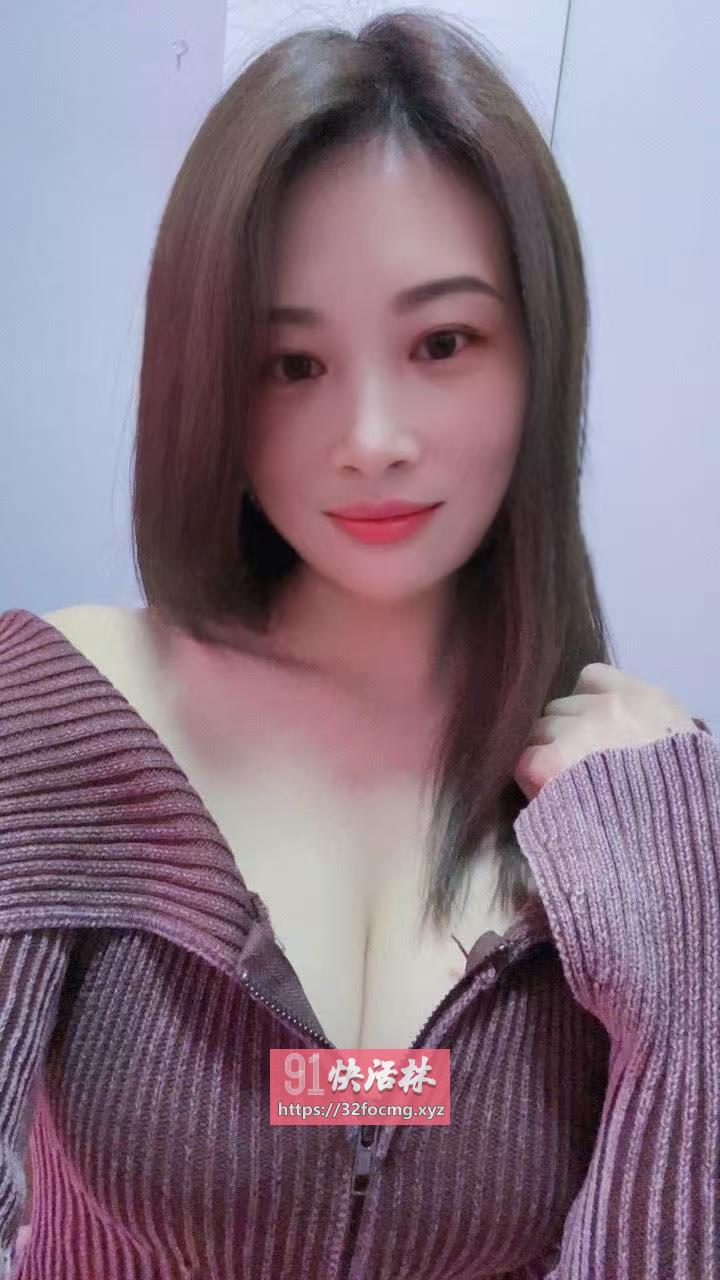 大胸年轻美女