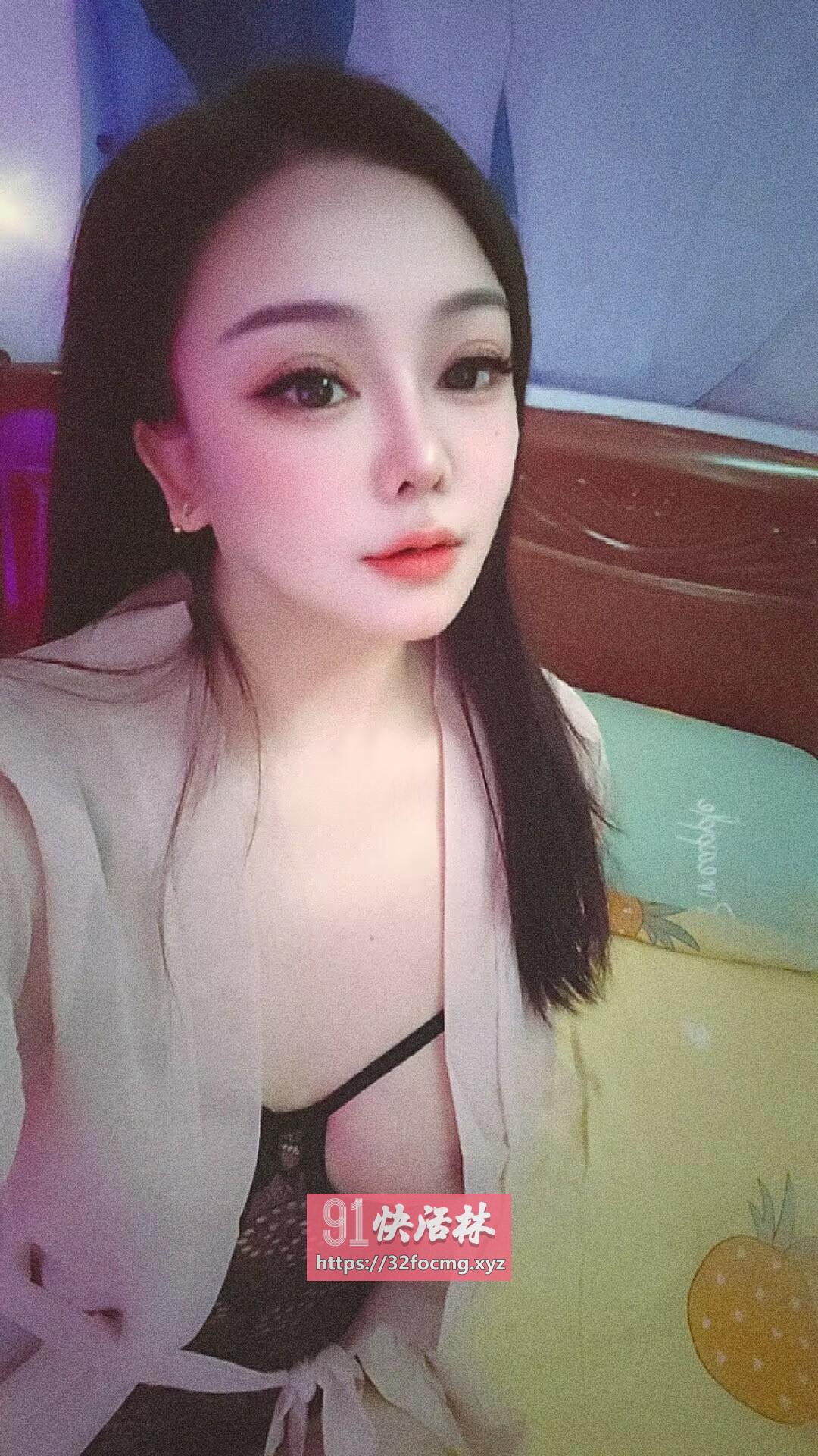 解渴丰满型微坦少妇