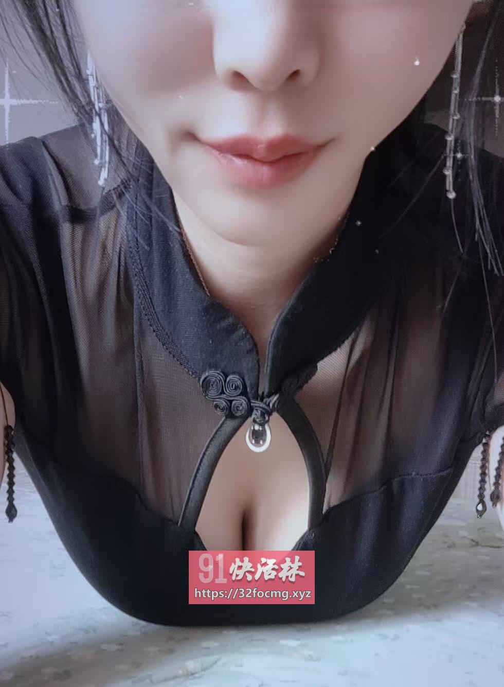 大奶风骚姐姐服务好