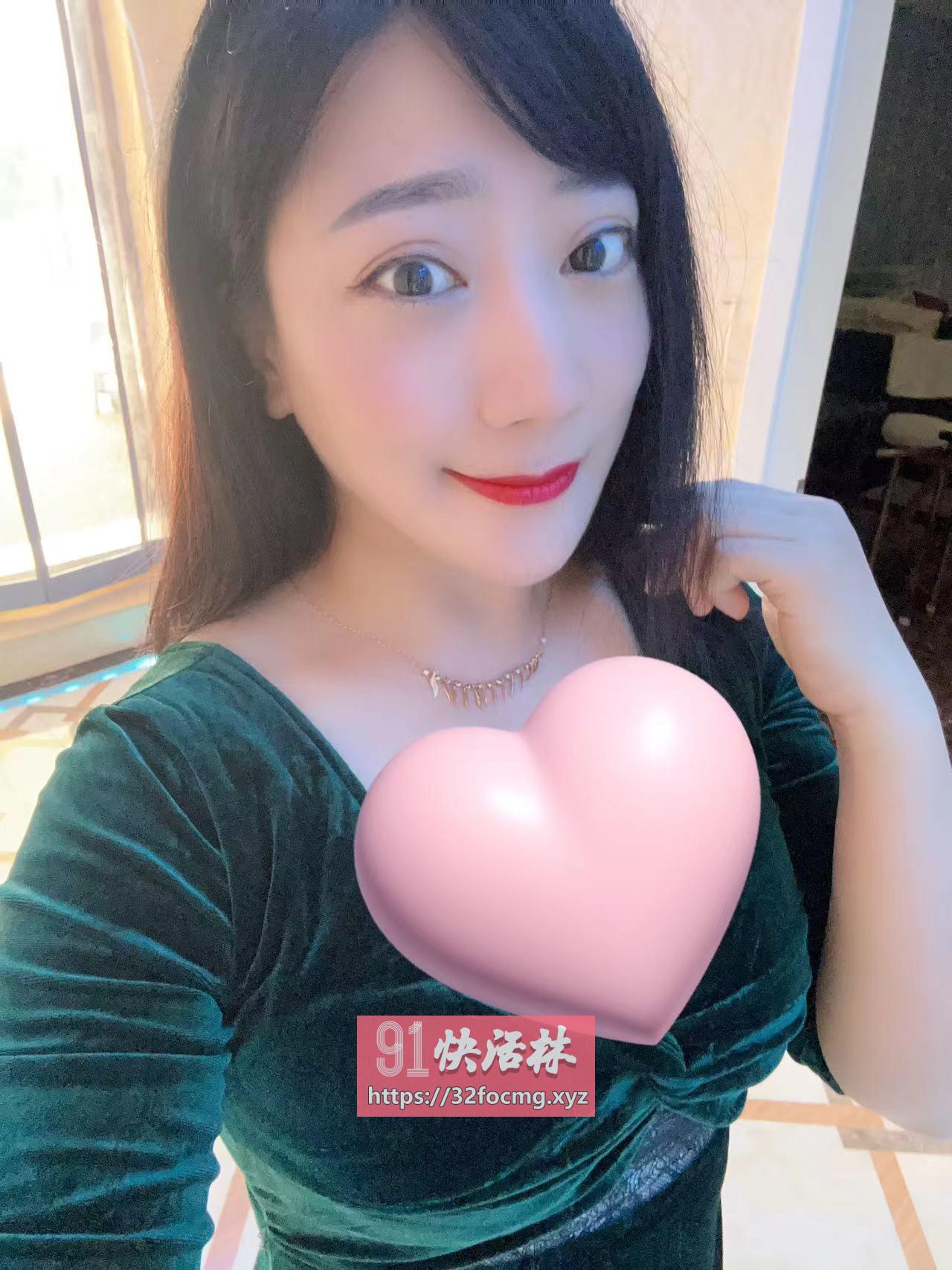 风骚大奶美容师