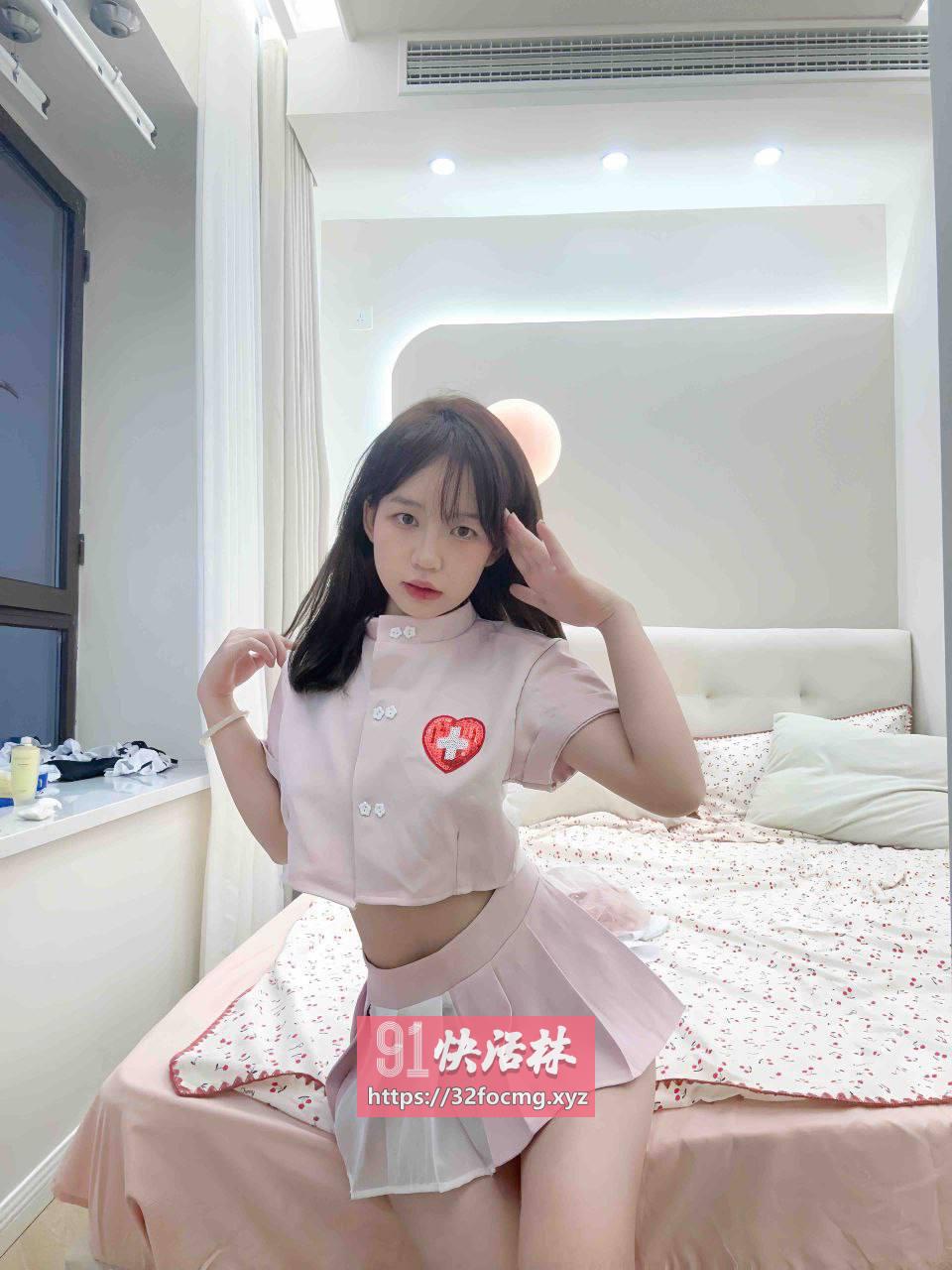 娇小可爱小嫩妹