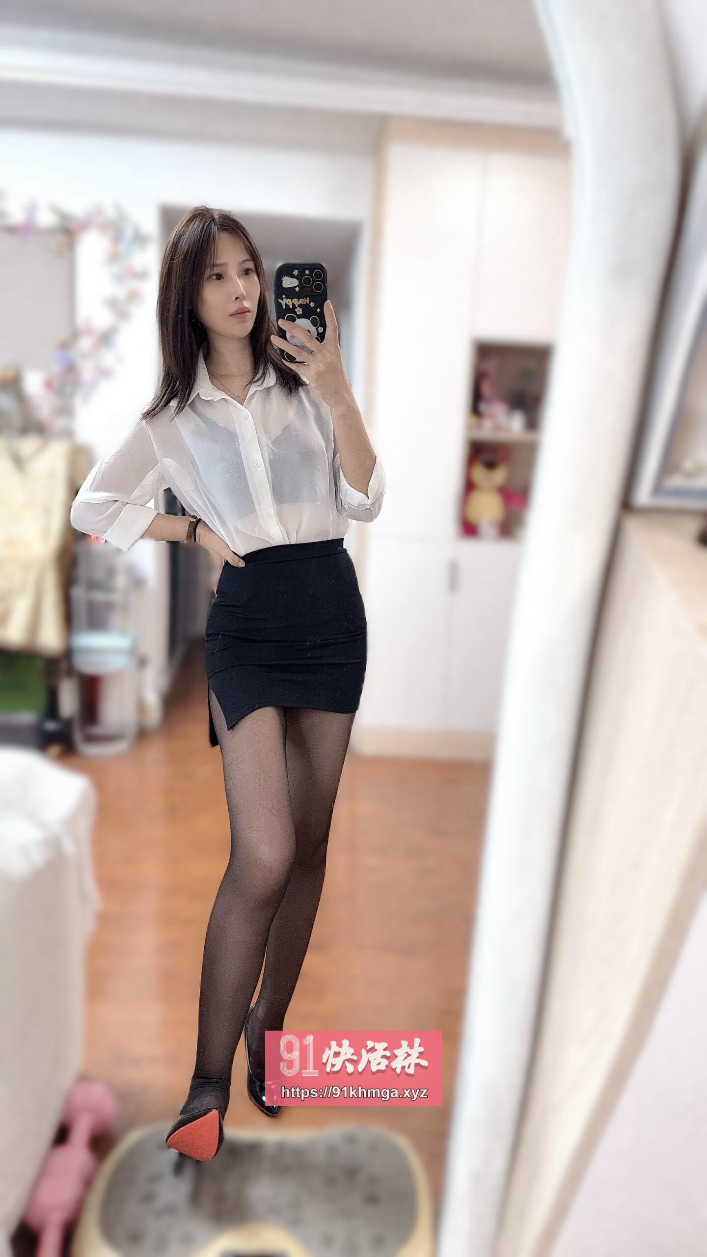 白嫩嫩的御姐活好下面紧