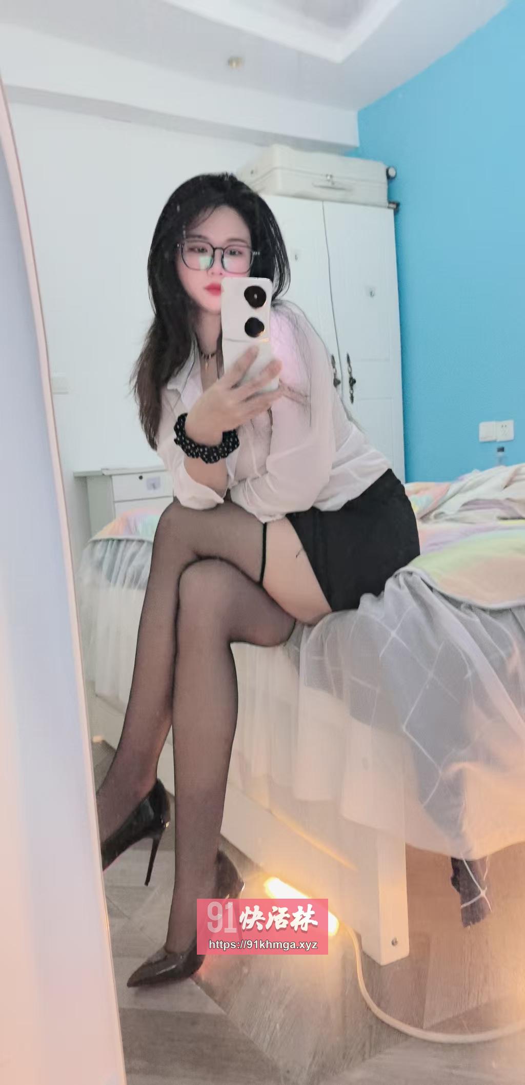 刚下水风骚大波妹