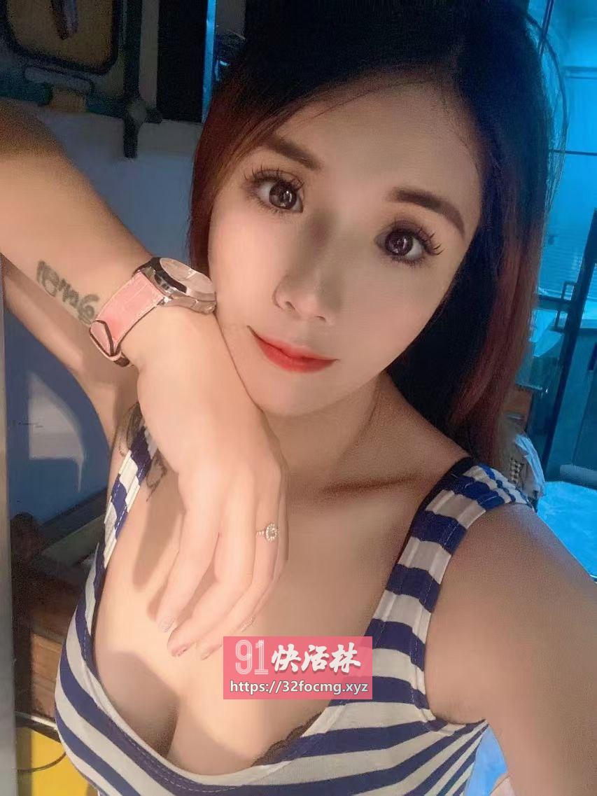 白虎年轻性感粉嫩妹妹  奶大