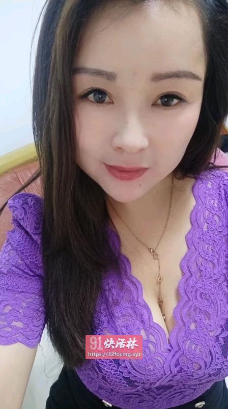 黑丝熟女少妇