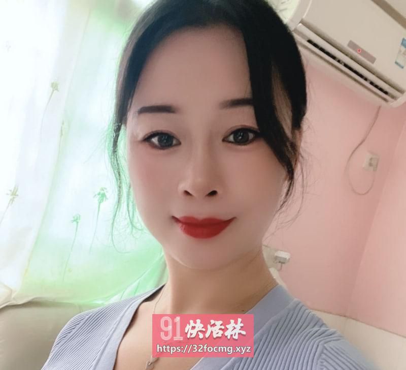 中项洛溪少妇制服口爆