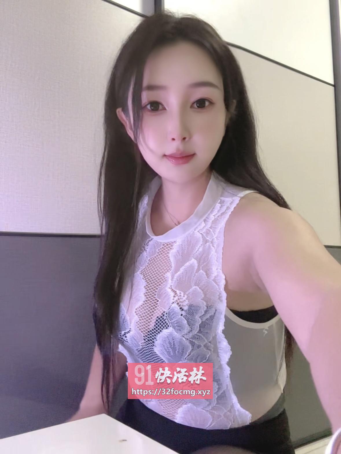 居家性感大胸雪梨