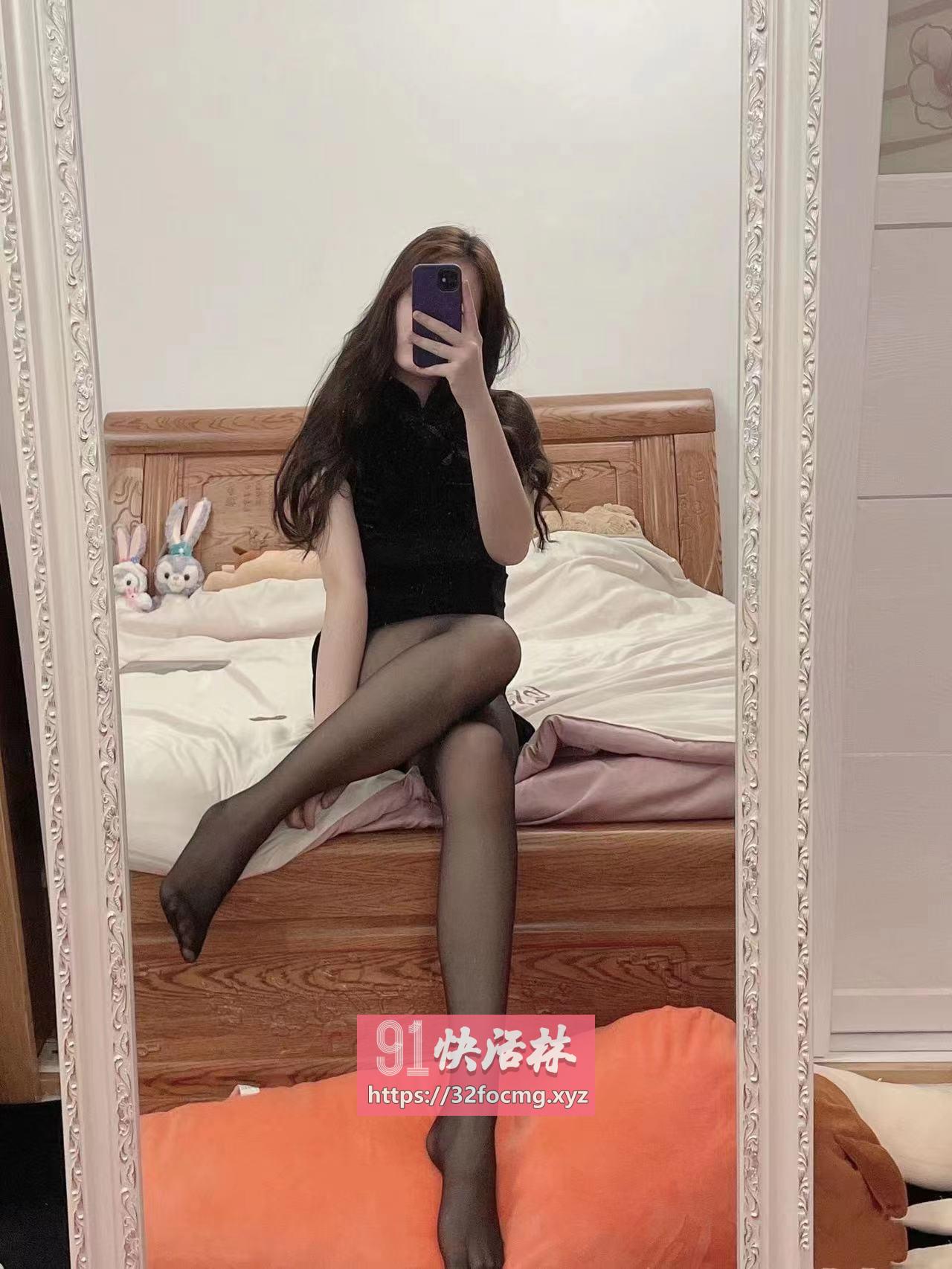 黑丝风骚性感美女