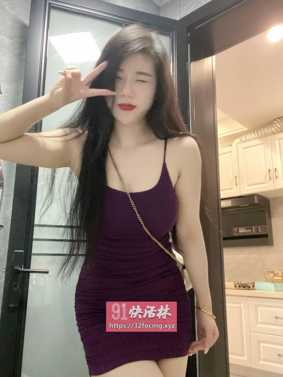 高质量榨汁机嫩妹，性感黑丝诱惑