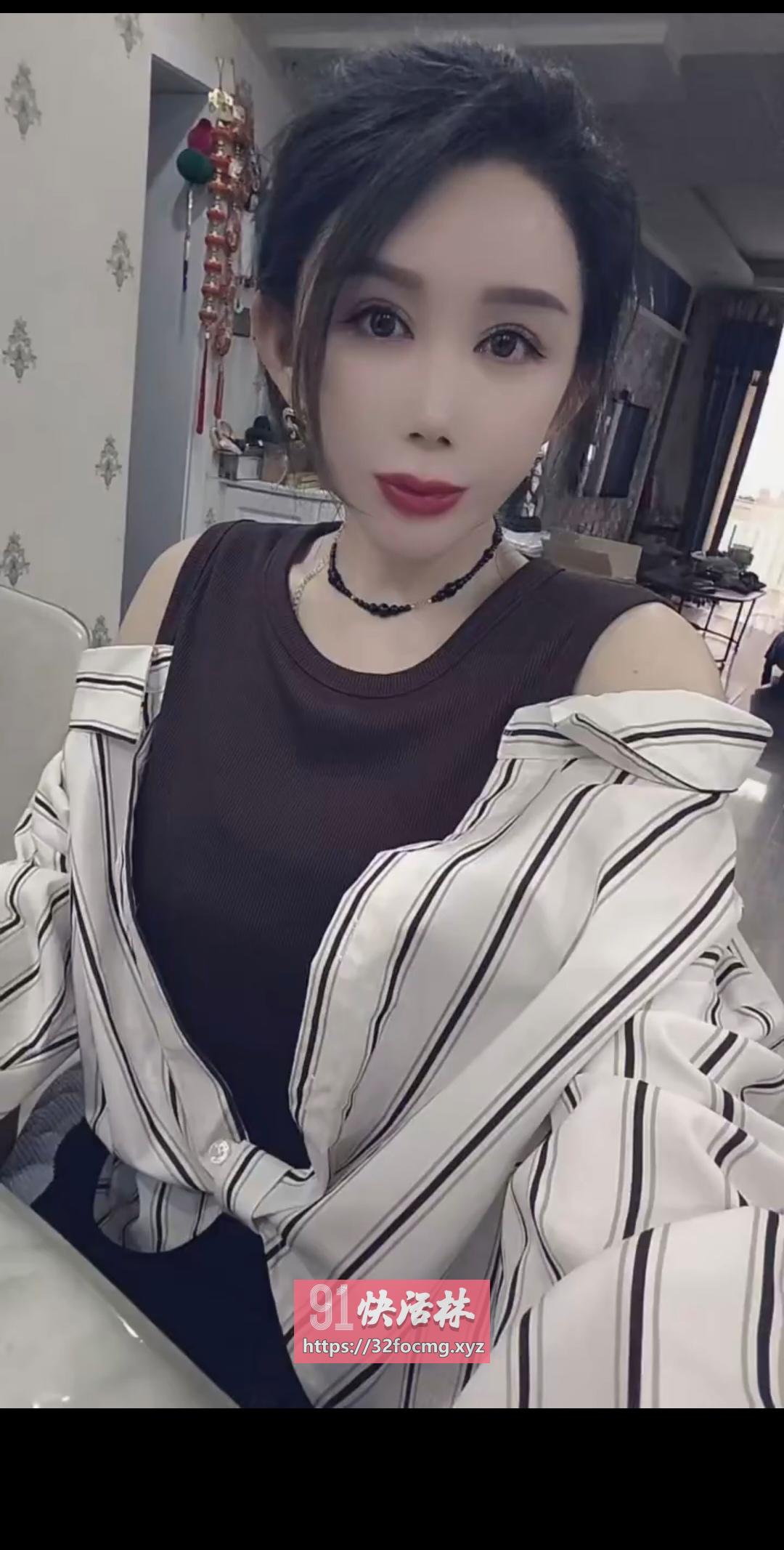 毒龙美腿熟女骚妇