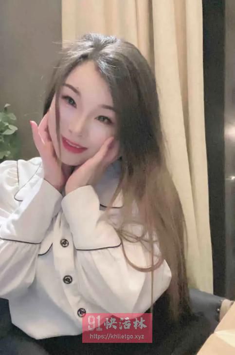 很骚的一个妹子