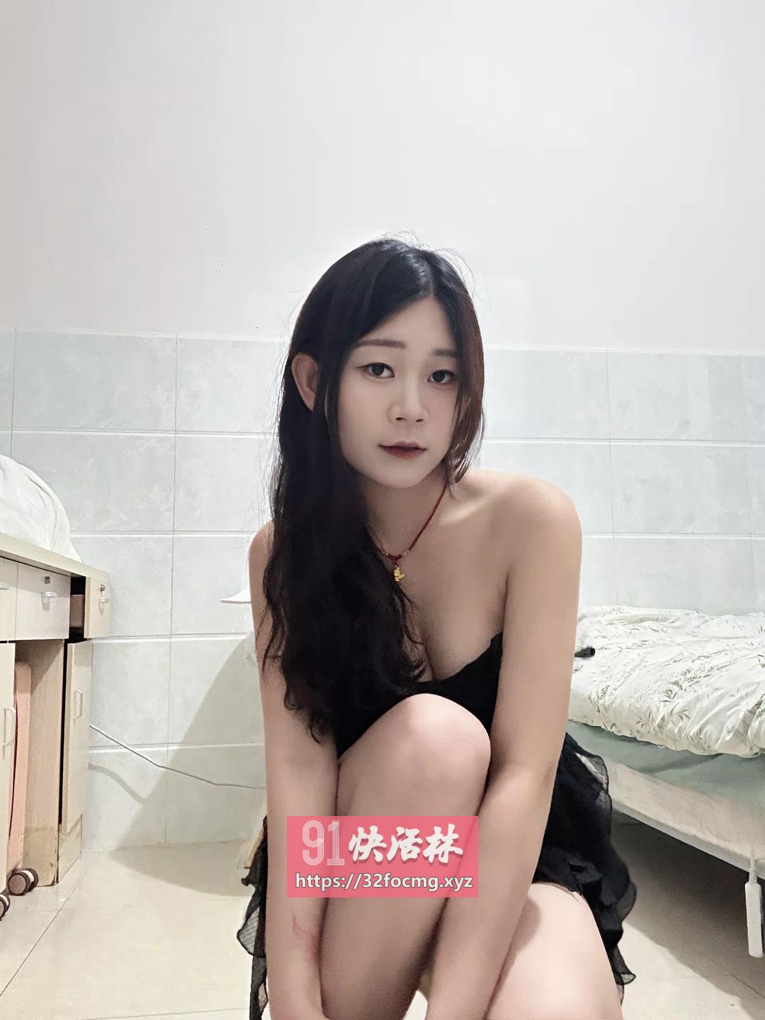 年轻小姐姐
