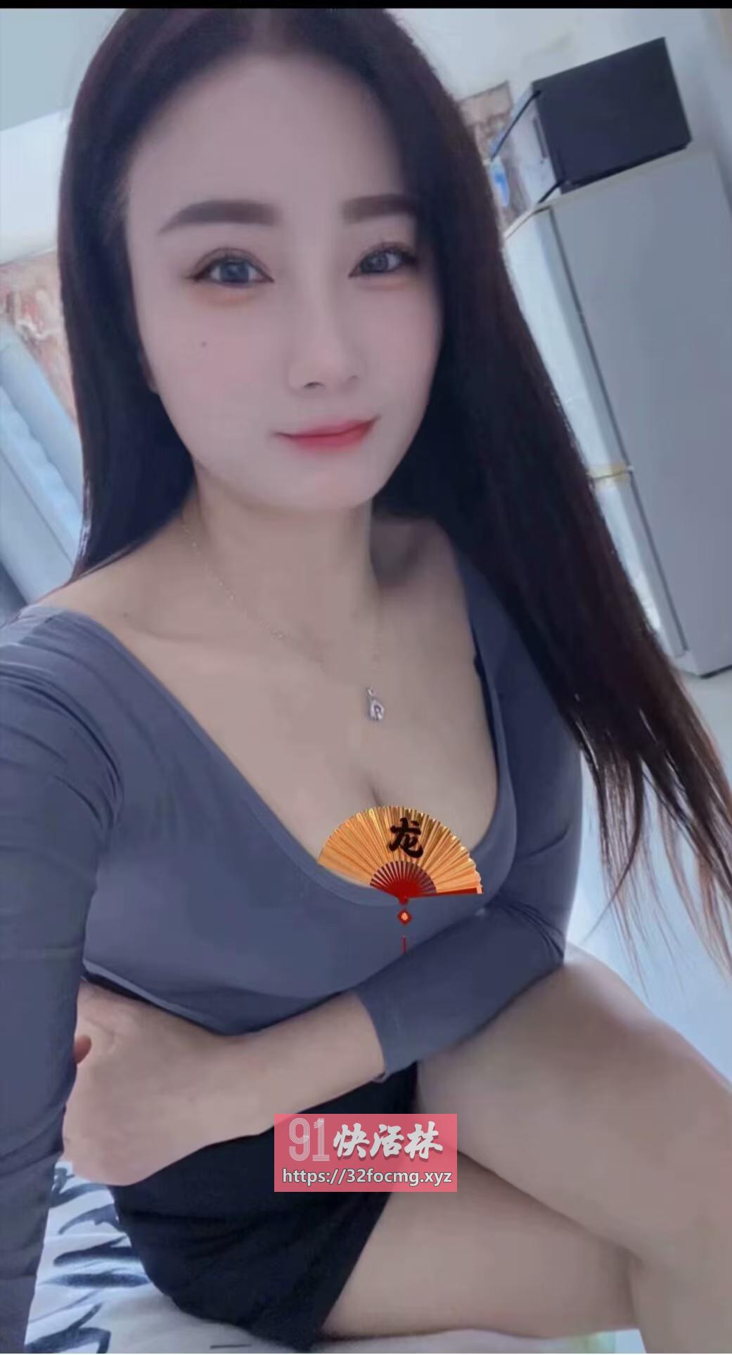 性感妩媚多姿御姐