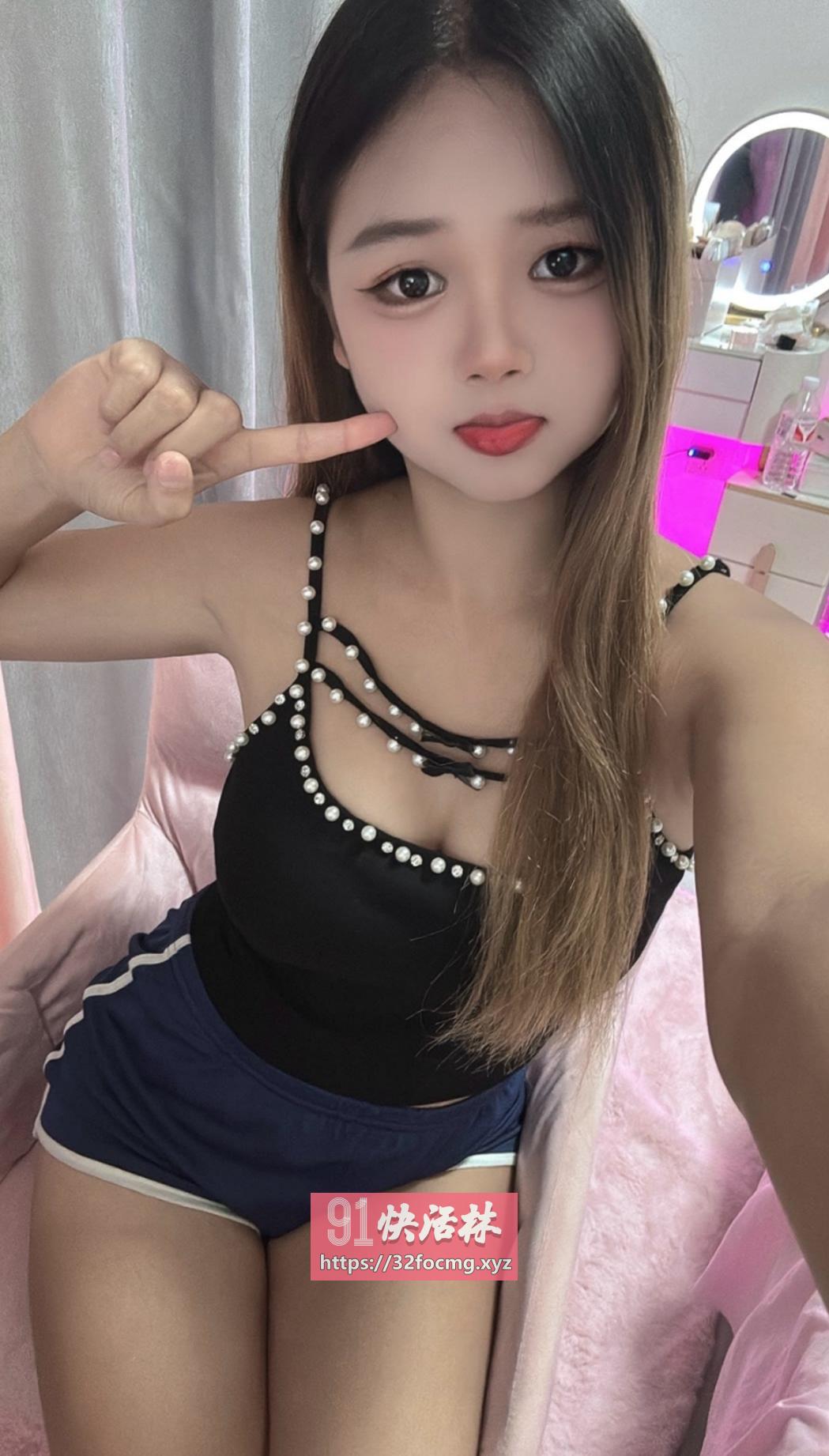 翘臀美腿紧致小妹