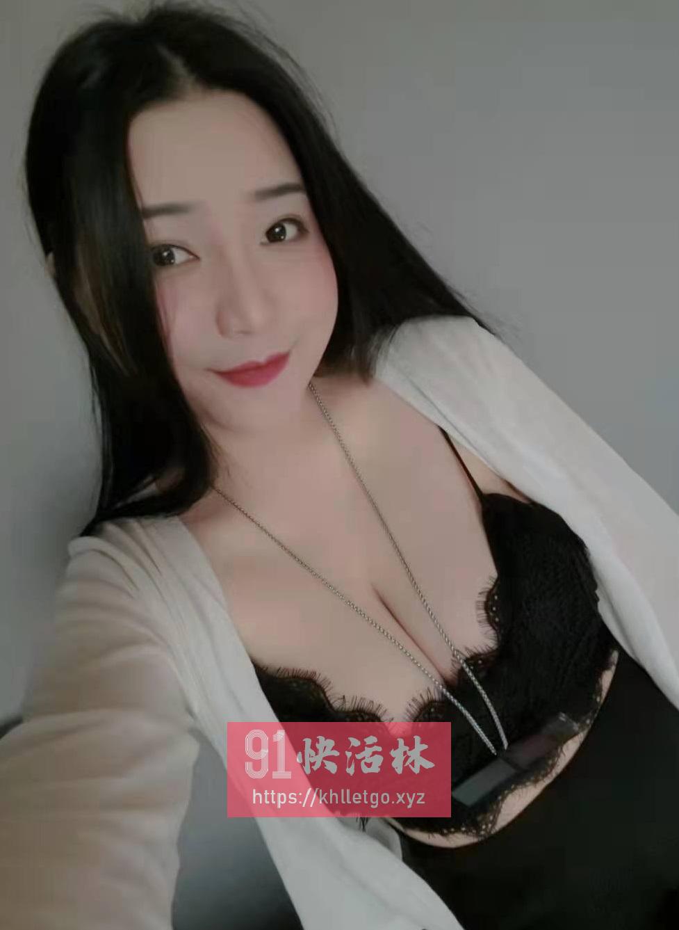 大胸小少妇酥酥