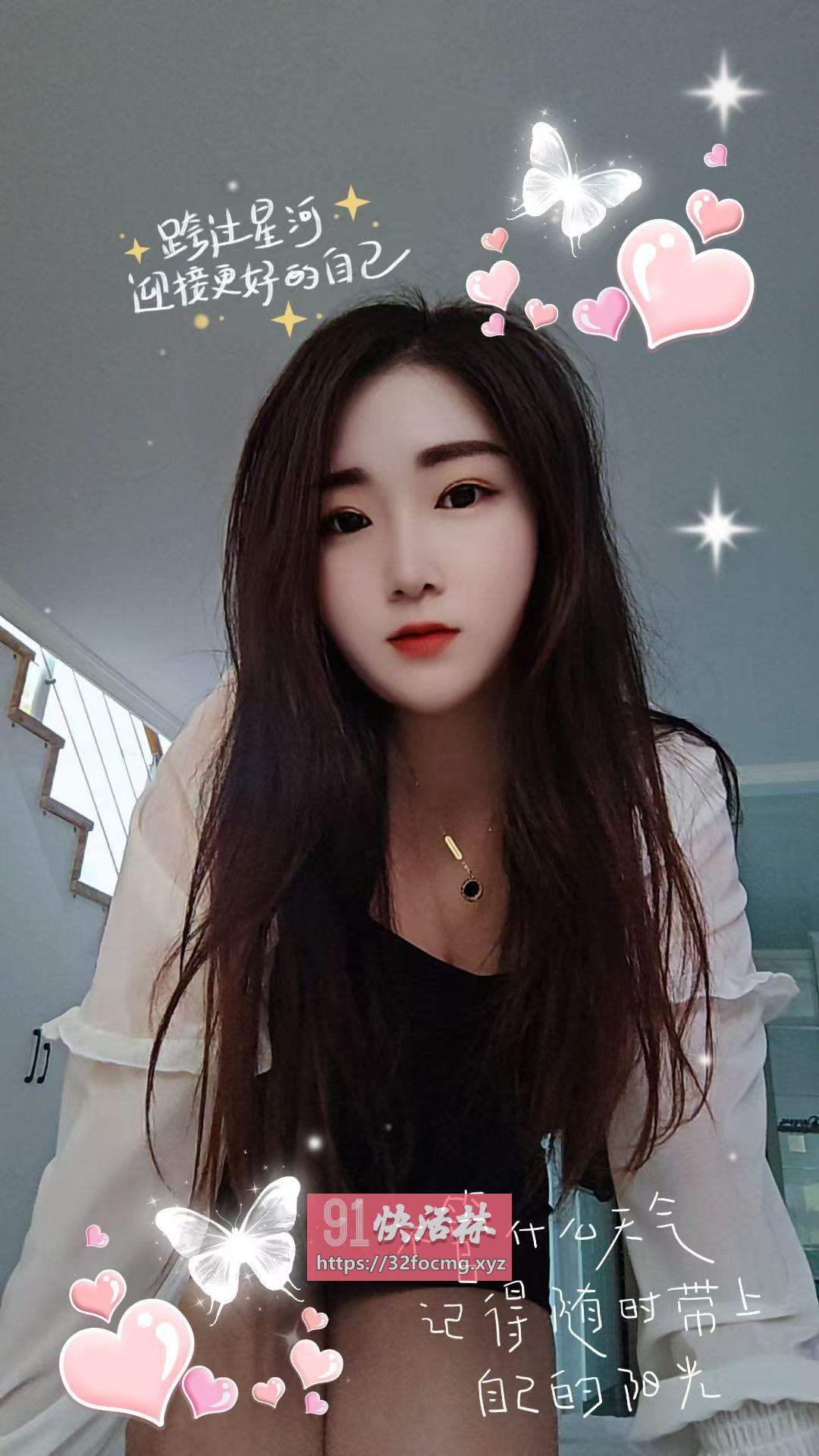 女友粉蜜桃臀小姐姐超级爽