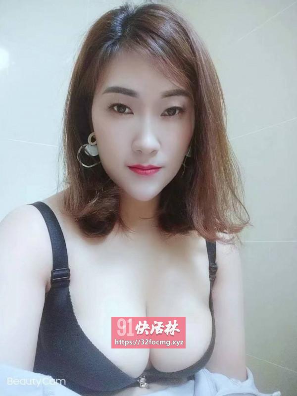 天河瘦底大奶少妇