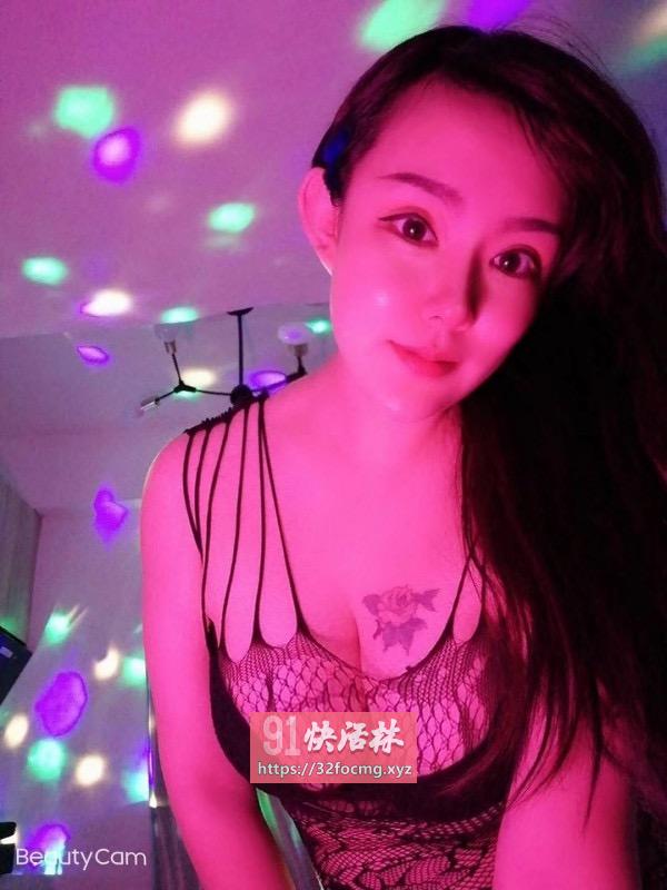滨江白嫩巨乳