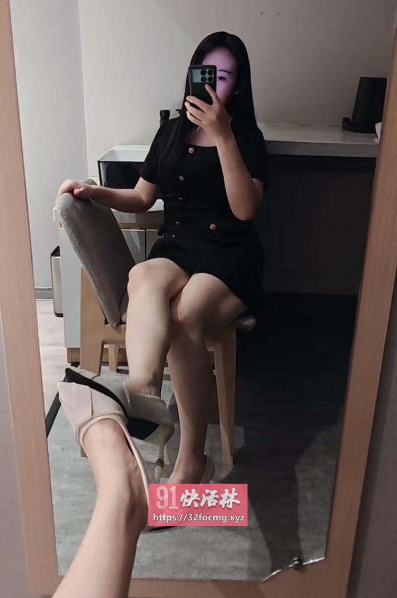 成寿寺抓龙筋大长腿少妇