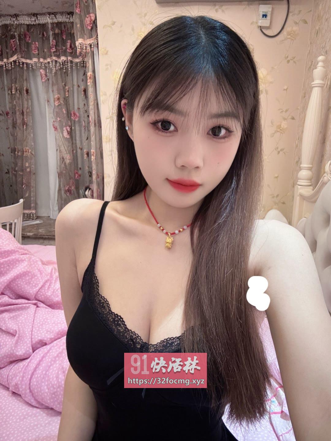 粉嫩水汪汪带些娇羞