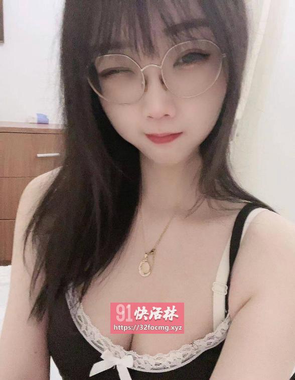 西山大奶妹子