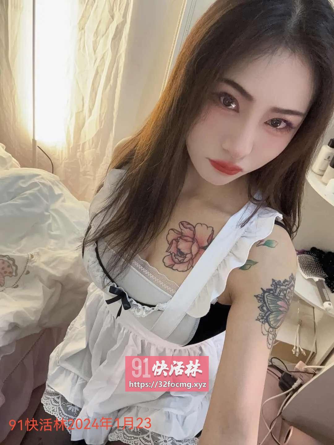 妩媚大胸制服少妇