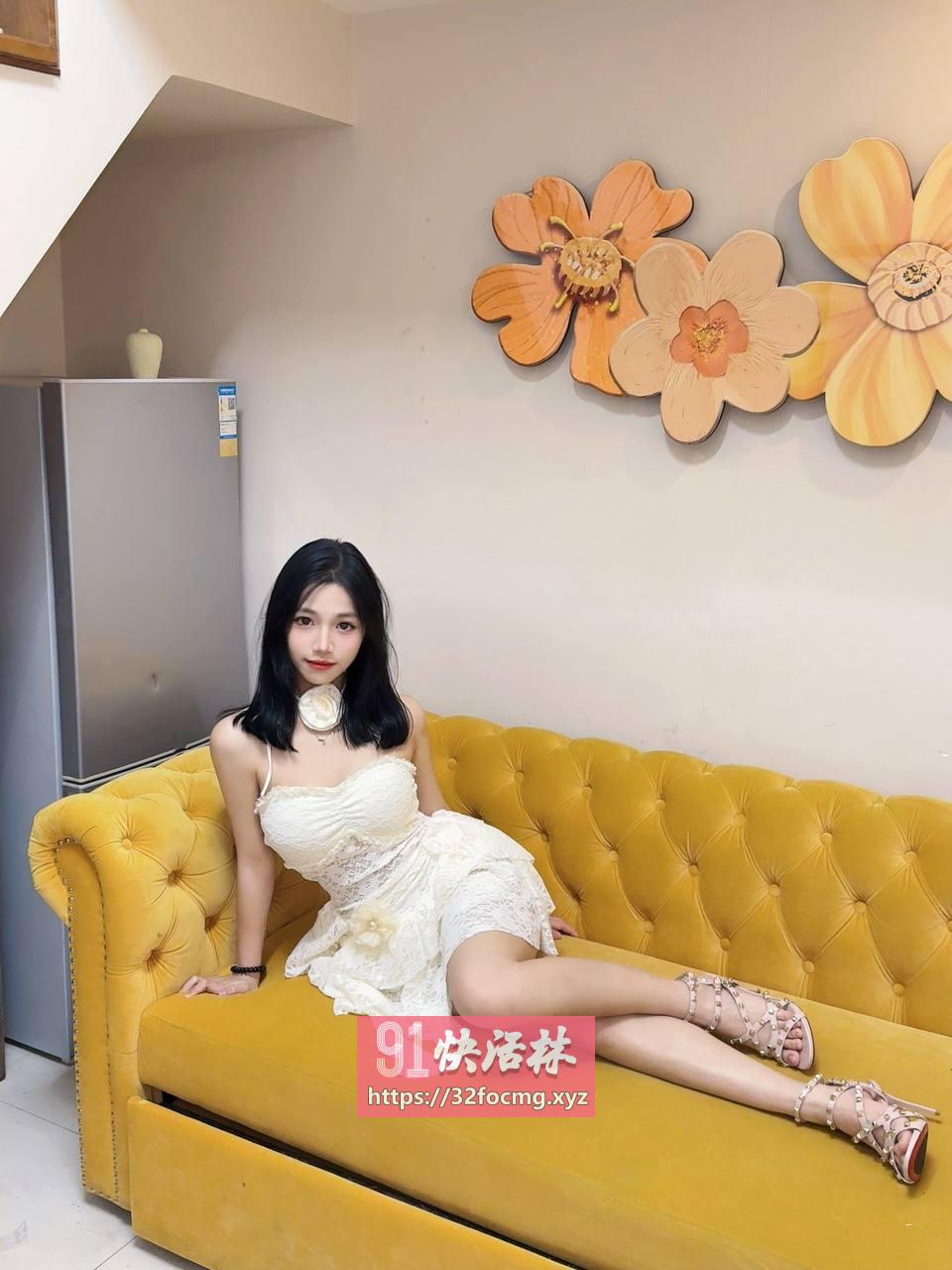 穴紧水多小骚妹