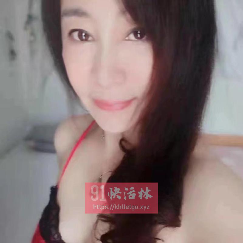 体验中尺丝袜美女