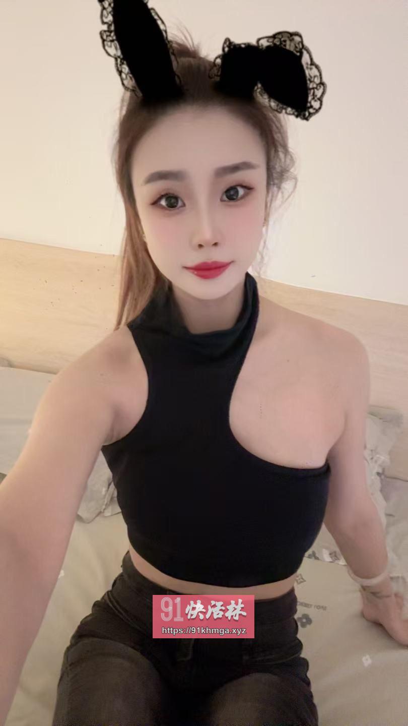 纯欲系可爱兼职小妹