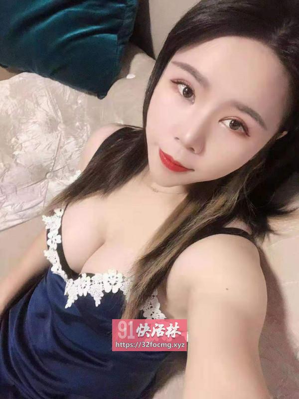 极品白乳听话嫩妹很骚