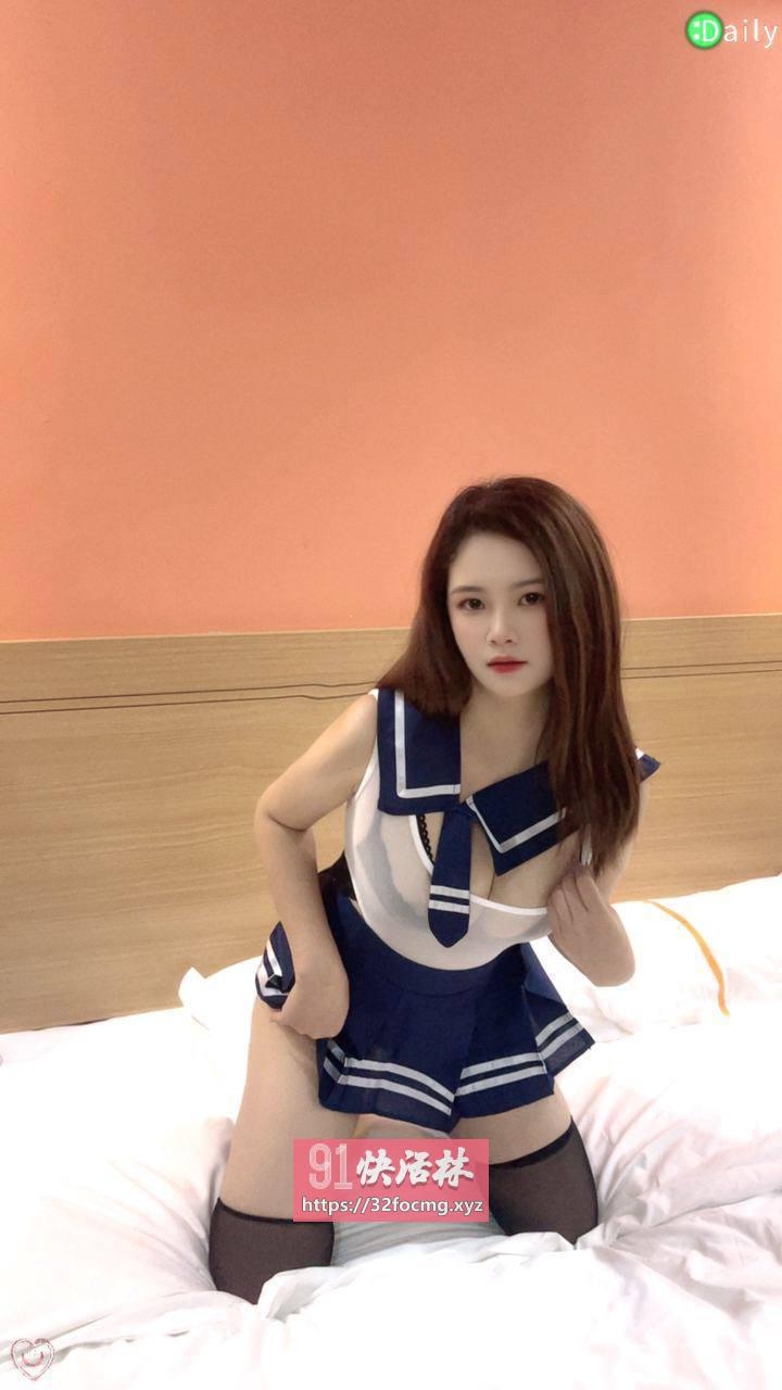服务颜值在线的小骚逼