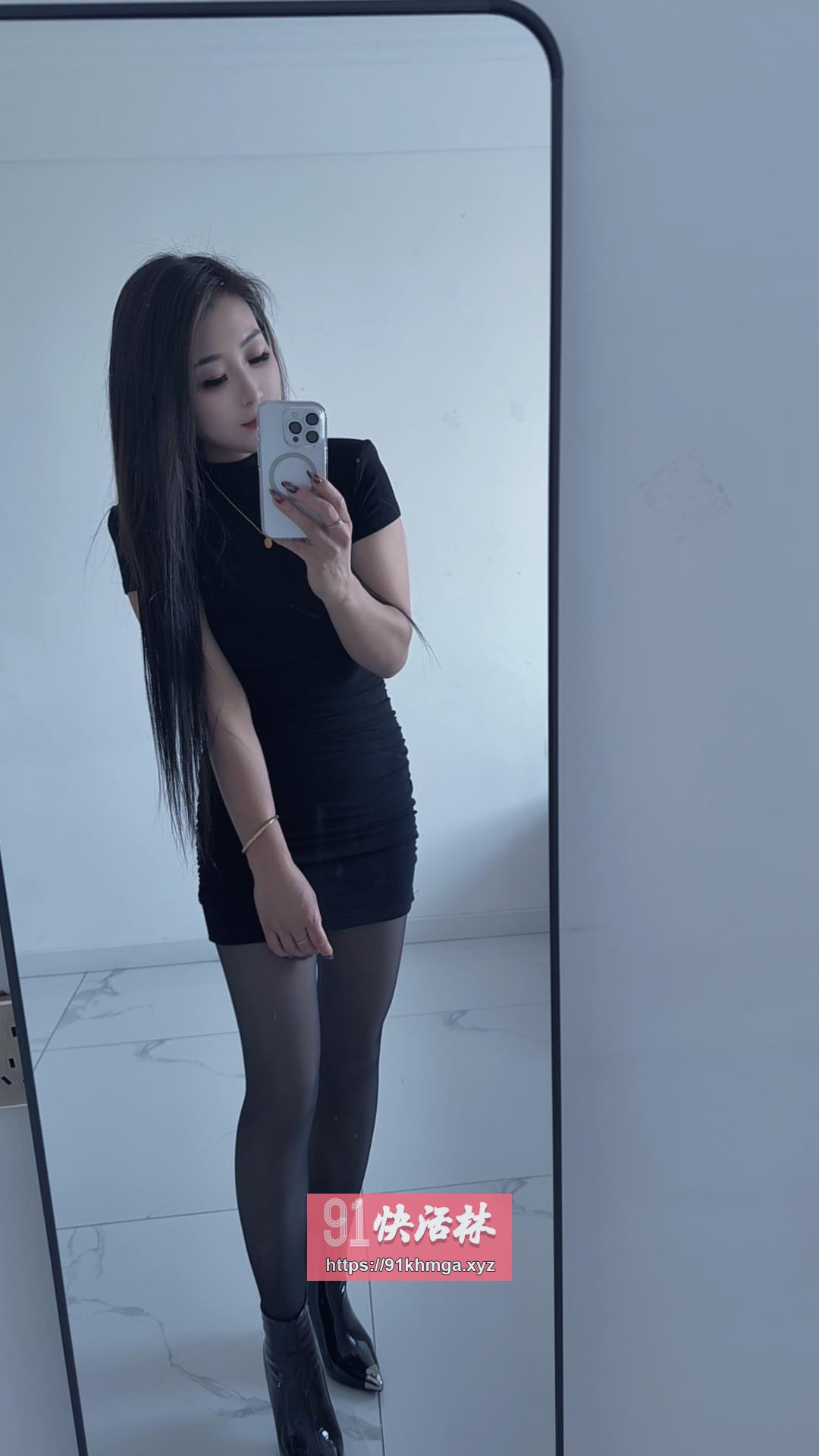 性感黑丝小骚妇